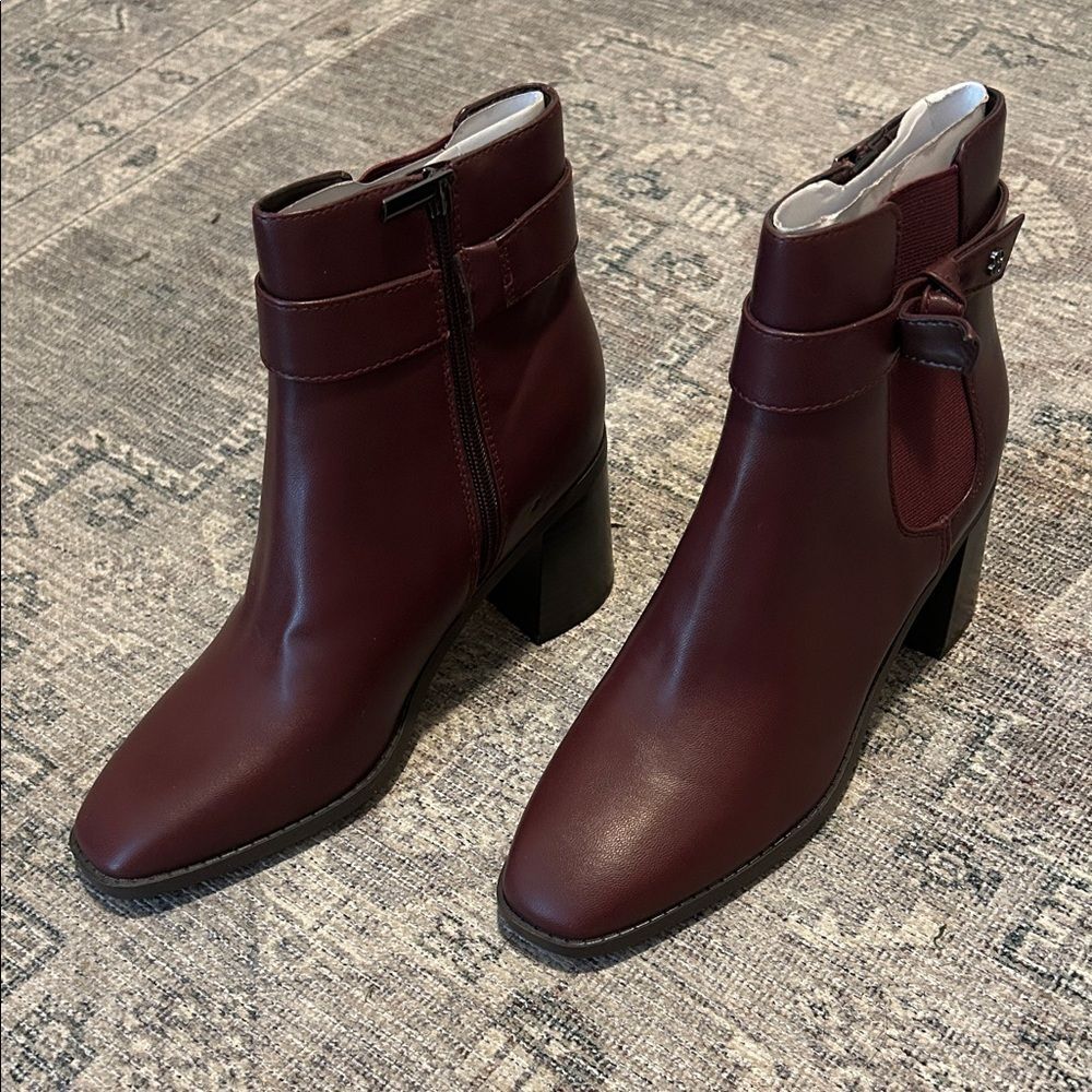 Bandolino Burgundy Myla Booties